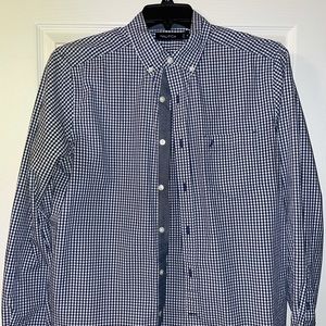 Men’s Nautica button down shirt.